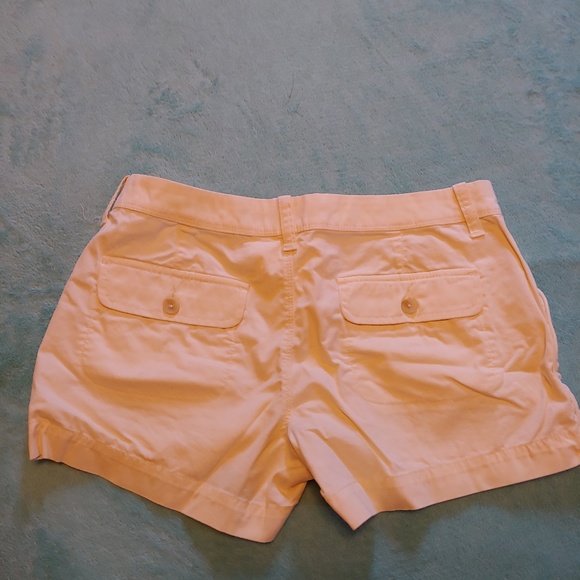 Shorts Pale Yellow Old Navy Mid Rise Size 4 - Picture 2 of 3